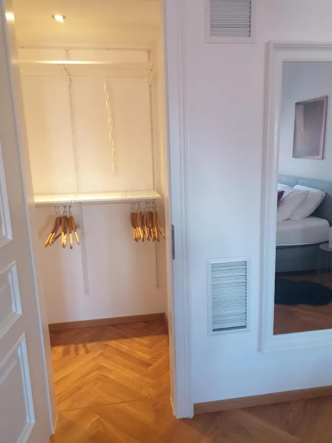 Modernes Apartment An Der Frauenkirche Dresde Allemagne